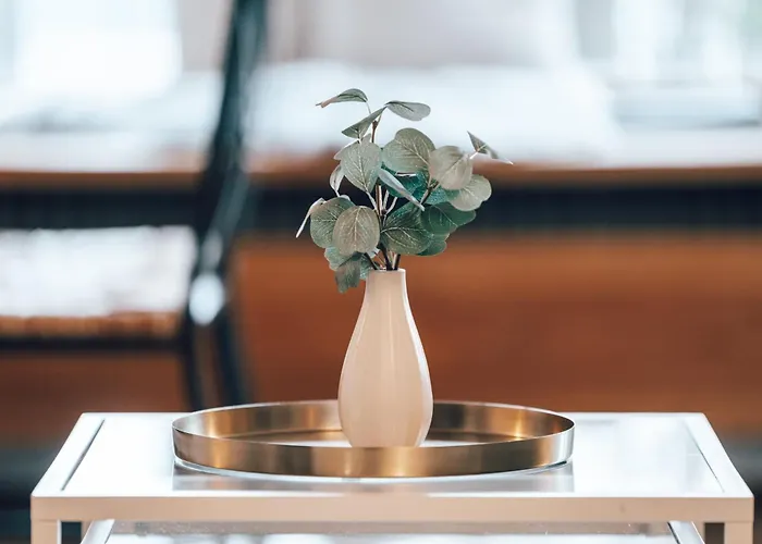 Haus Astrid & Summer Card *