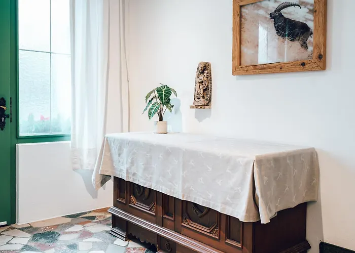 Haus Astrid & Summer Card