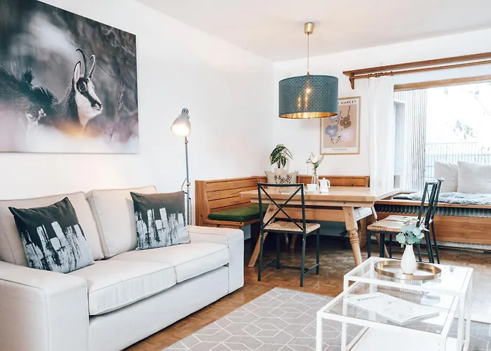 Haus Astrid & Summer Card